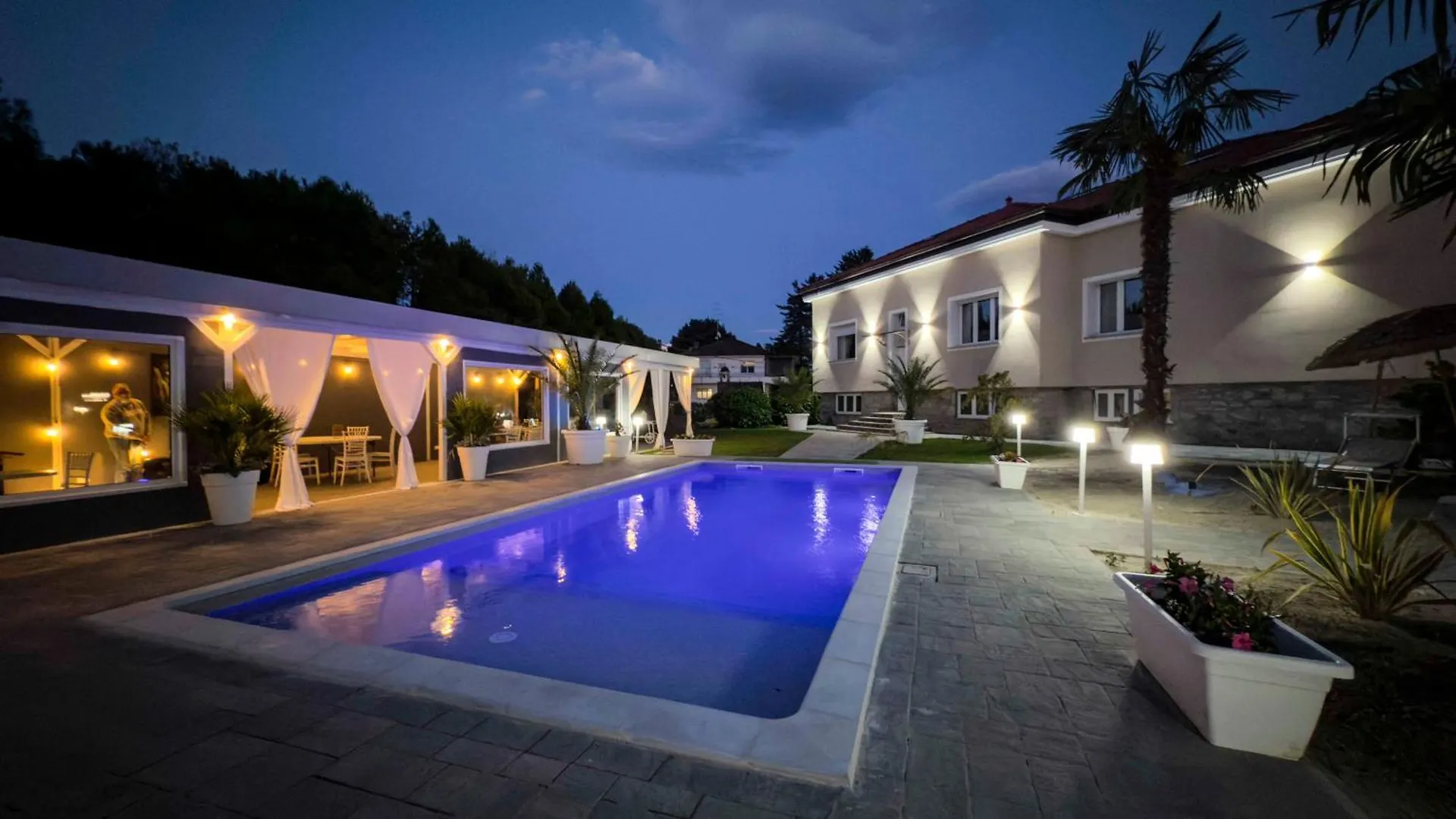 سوما لومباردو Villa Marchese Lake Maggiore فندق مبيت وإفطار سوما لومباردو